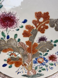 A pair of Chinese famille rose dishes with floral design, Qianlong