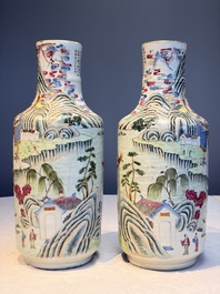 A pair of fine Chinese famille rose 'Ode to the Red Cliff' vases, Hongwu mark, Daoguang