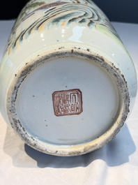 A pair of fine Chinese famille rose 'Ode to the Red Cliff' vases, Hongwu mark, Daoguang