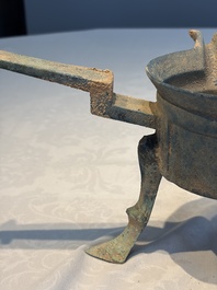 A Chinese archaic bronze food warming vessel, 'Jiao Dou 鐎斗', Han