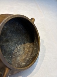 A Chinese double-handled bronze incense burner, Xuande mark, 17/18th C.