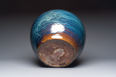 A large Japanese flamb&eacute;-glazed globular jardini&egrave;re, 19/20th C.