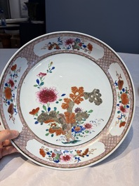 A pair of Chinese famille rose dishes with floral design, Qianlong