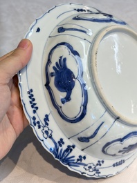 A pair of Chinese blue and white 'Klapmuts' bowls with deer design, Wanli
