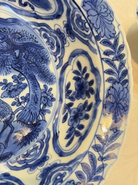 A pair of Chinese blue and white 'Klapmuts' bowls with deer design, Wanli