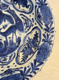 A pair of Chinese blue and white 'Klapmuts' bowls with deer design, Wanli
