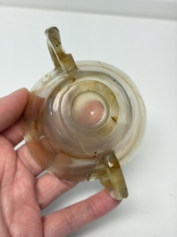 A Chinese agate cup with two lingzhi-form handles, 19th C.