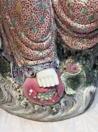 A large Chinese famille rose 'Guanyin' group, Ye Yundeng Zao 葉運燈造, 20th C.