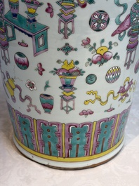 A pair of Chinese famille rose 'Antiquities' vases, 19th C.