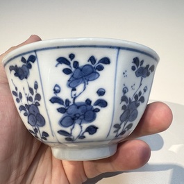 10 Chinese blue and white cups and 16 saucers, Kangxi and later
