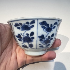 10 Chinese blue and white cups and 16 saucers, Kangxi and later
