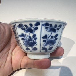 10 Chinese blue and white cups and 16 saucers, Kangxi and later