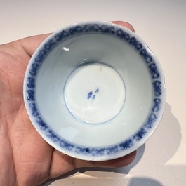 10 Chinese blue and white cups and 16 saucers, Kangxi and later