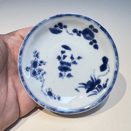 10 Chinese blue and white cups and 16 saucers, Kangxi and later