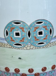 A Chinese famille rose 'Elegant Beauties' garden seat, 20th C.