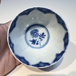 10 Chinese blue and white cups and 16 saucers, Kangxi and later