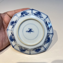 10 Chinese blue and white cups and 16 saucers, Kangxi and later