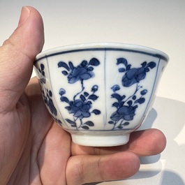 10 Chinese blue and white cups and 16 saucers, Kangxi and later