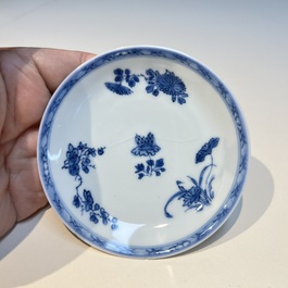 10 Chinese blue and white cups and 16 saucers, Kangxi and later