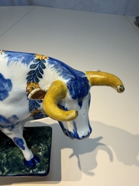 A pair of polychrome Dutch Delft cows, 18th C.