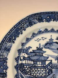 11 Chinese Imari-style and blue and white wares, Yongzheng/Qianlong