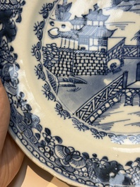 11 Chinese Imari-style and blue and white wares, Yongzheng/Qianlong