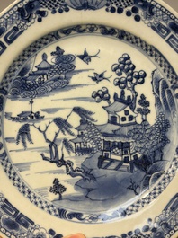 11 Chinese Imari-style and blue and white wares, Yongzheng/Qianlong