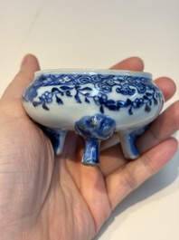 13 Chinese blue and white wares and four sets of Japanese Imari cups and saucers, 17/18th C.