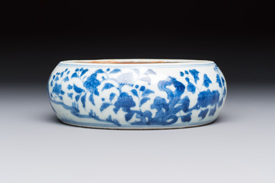A varied group of 15 Chinese blue and white wares, 18th C. and later