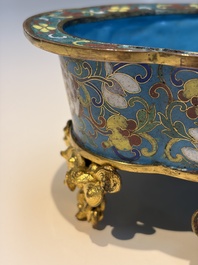 A Chinese cloisonn&eacute; quatrefoil jardini&egrave;re with later European-mounted feet, 18/19th C.