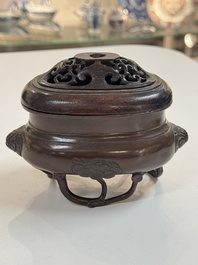 Two Chinese bronze censers, one with a wooden cover,  Ti An 惕庵 mark, 19th C.