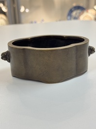 Two Chinese bronze censers, one with a wooden cover,  Ti An 惕庵 mark, 19th C.