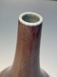 A Chinese copper-red-glazed bottle vase, 18/19th C.
