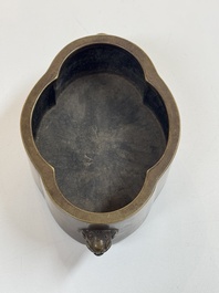 Two Chinese bronze censers, one with a wooden cover,  Ti An 惕庵 mark, 19th C.