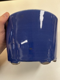 A pair of Chinese sacrificial blue-glazed jardini&egrave;res, Yongzheng mark, 19th C.