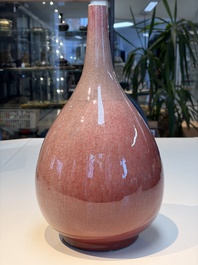 A Chinese copper-red-glazed bottle vase, 18/19th C.