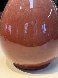 A Chinese copper-red-glazed bottle vase, 18/19th C.
