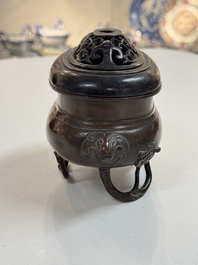 Two Chinese bronze censers, one with a wooden cover,  Ti An 惕庵 mark, 19th C.