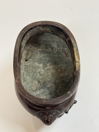Two Chinese bronze censers, one with a wooden cover,  Ti An 惕庵 mark, 19th C.