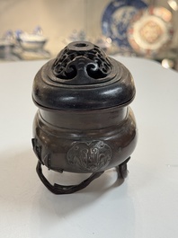 Two Chinese bronze censers, one with a wooden cover,  Ti An 惕庵 mark, 19th C.