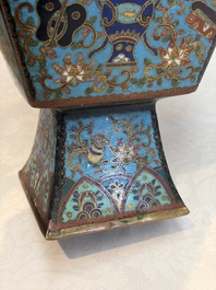 A Chinese cloisonn&eacute; square 'Buddhist Lions and Antiquities' vase, Fu 福 mark, 19th C.