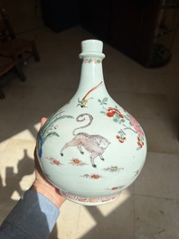 A very fine Dutch-decorated Japanese Arita bottle, Edo, 17th C.