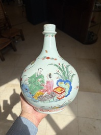 A very fine Dutch-decorated Japanese Arita bottle, Edo, 17th C.