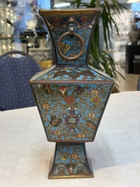 A Chinese cloisonn&eacute; square 'Buddhist Lions and Antiquities' vase, Fu 福 mark, 19th C.