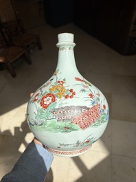 A very fine Dutch-decorated Japanese Arita bottle, Edo, 17th C.