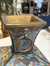 A Chinese cloisonn&eacute; square 'Buddhist Lions and Antiquities' vase, Fu 福 mark, 19th C.