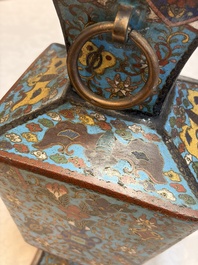 A Chinese cloisonn&eacute; square 'Buddhist Lions and Antiquities' vase, Fu 福 mark, 19th C.