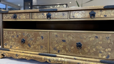 A very fine Japanese hiramaki-e on nashiji lacquer suzuribako, Edo, 18th C.