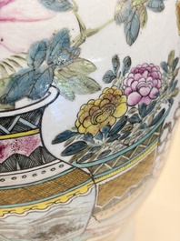 A Chinese famille rose 'Antiquities' dish, Tongzhi mark, 19/20th C.
