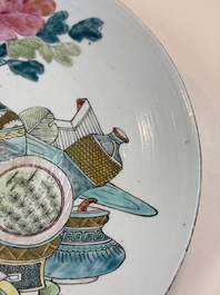 A Chinese famille rose 'Antiquities' dish, Tongzhi mark, 19/20th C.